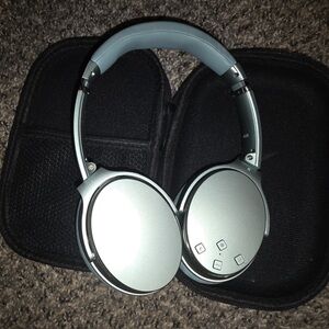 Wireless Over-Ear Headphones - Silver